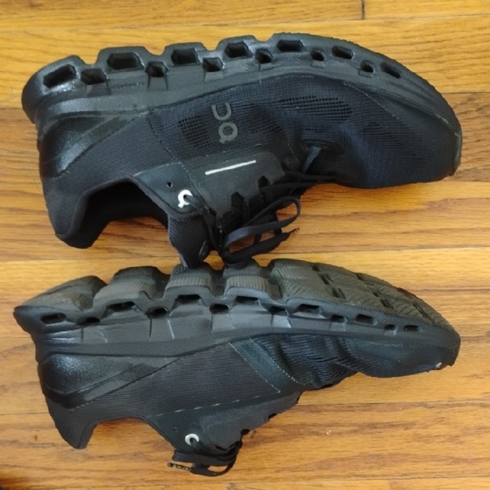 On Running Men's Black Athletic Sneakers - Picture 2 of 6
